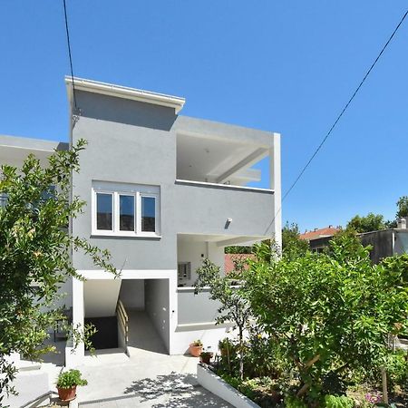 Apartmani Iva&Ante Дуги Рат Екстериор снимка