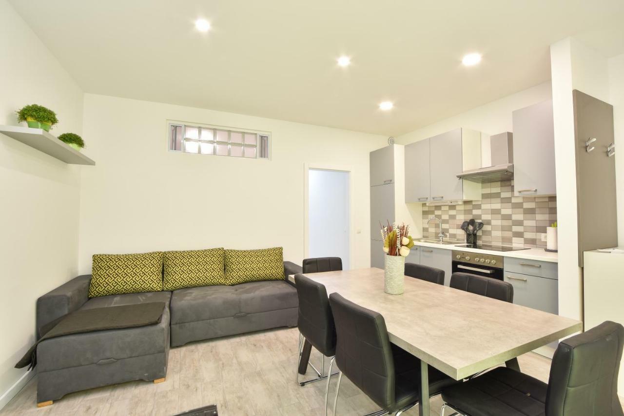 Apartmani Iva&Ante Дуги Рат Екстериор снимка