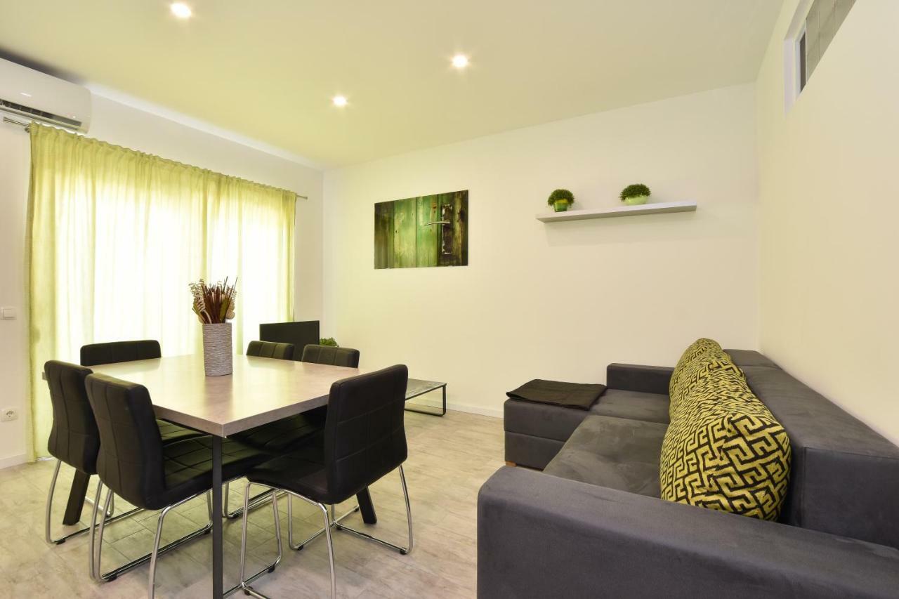 Apartmani Iva&Ante Дуги Рат Екстериор снимка