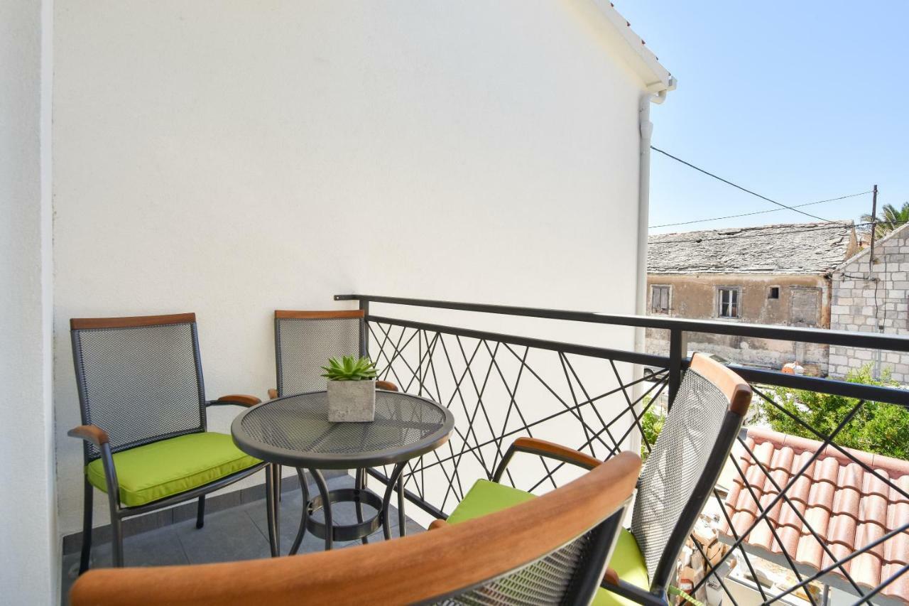 Apartmani Iva&Ante Дуги Рат Екстериор снимка
